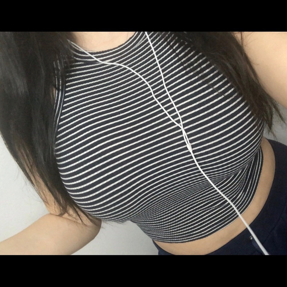 Basic fitted crop top